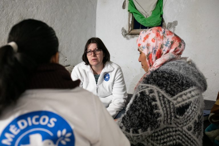 Médicos desprotegidos, inmigración sin control: la sanidad que nadie quiere ver