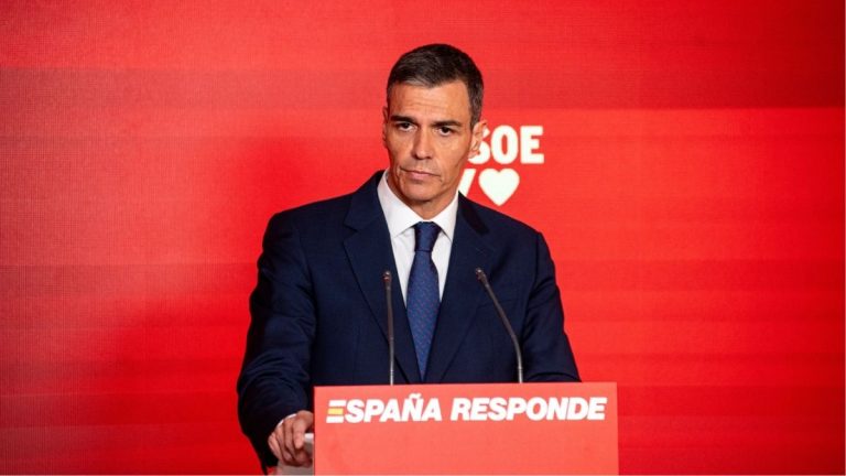 Rueda de prensa en la sede del PSOE: teatro, perdón… y aquí no dimite nadie