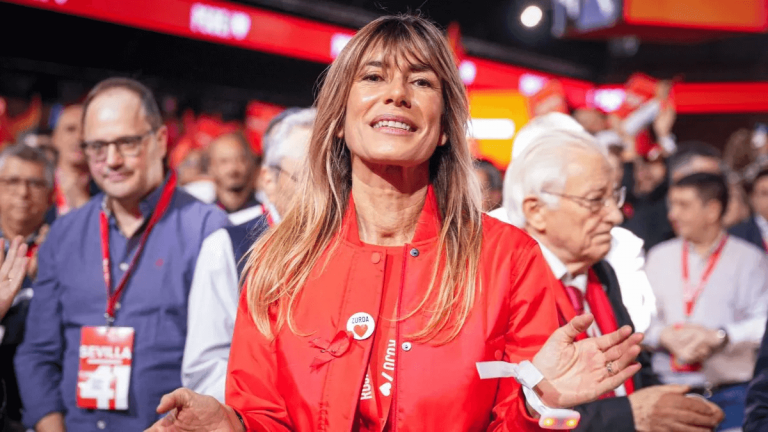 Nadie aclara quién paga los viajes de Begoña Gómez