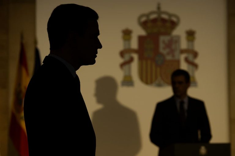 La Corona secuestrada por Sánchez