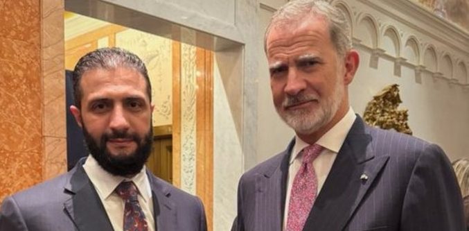 El Rey Felipe se fotografía con el terrorista que celebró el 11M
