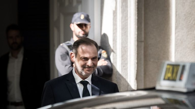 “El juez tampoco entiende que Ábalos siga siendo diputado y aprobando leyes estando imputado”