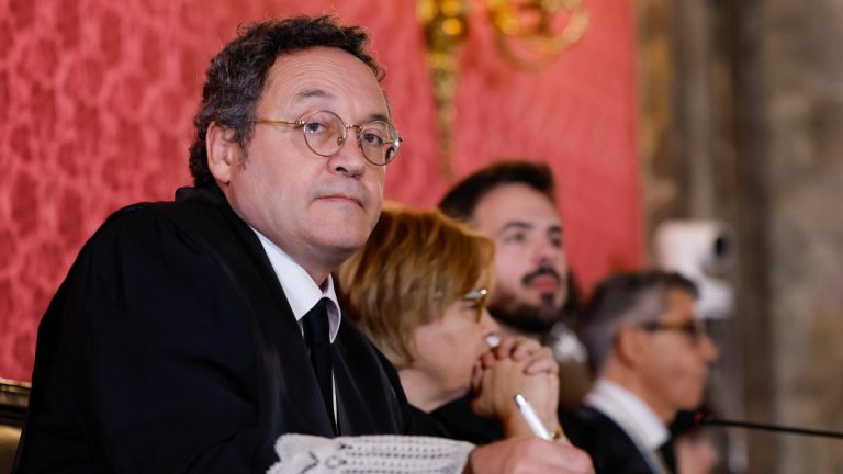 El fiscal general del Estado entra al juzgado como si fuera el dueño del país