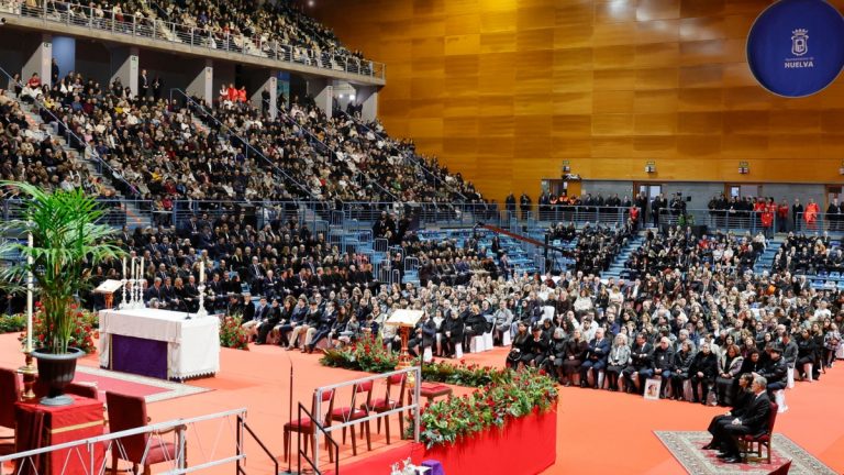 Es indigno que Sánchez no acudiera al funeral: un motivo más para dimitir