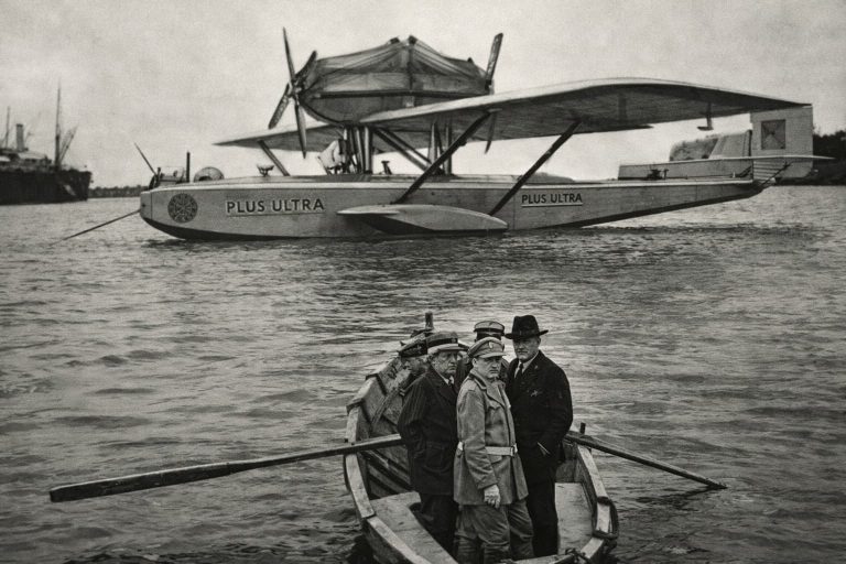 El plus ultra: cuando españa hizo historia y hoy casi nadie lo recuerda