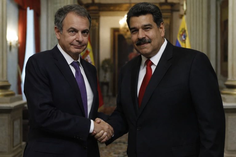 Zapatero es tan delincuente como Maduro
