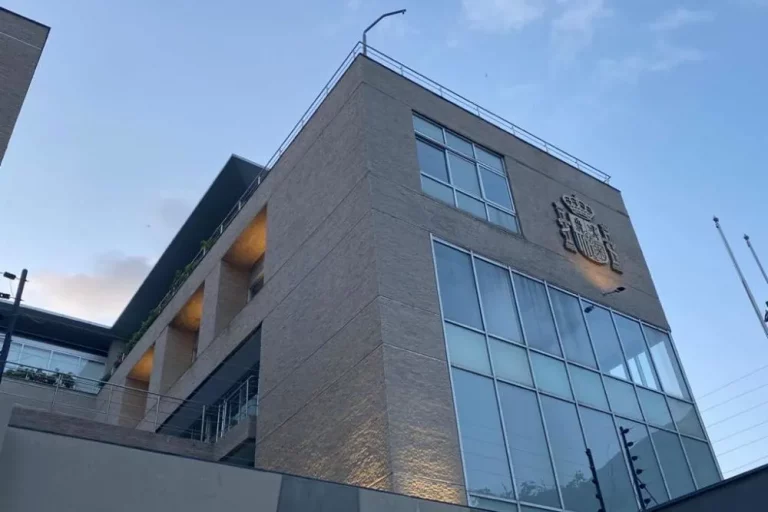 Alojar a Diosdado Cabello en una embajada española puede ser delito