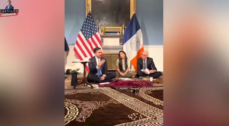La escena en el despacho del alcalde de Nueva York que ha generado polémica