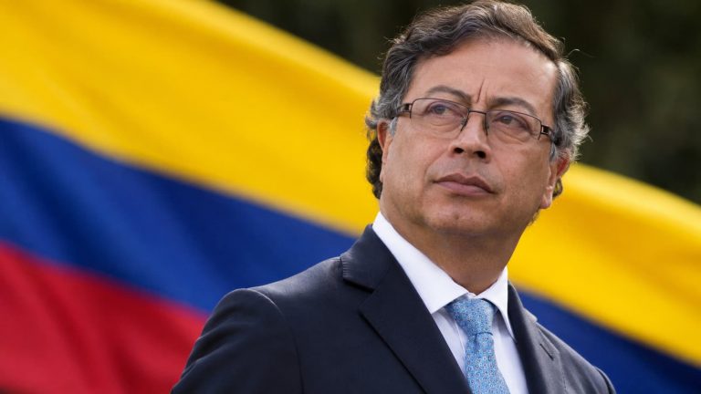 Gustavo Petro suspendido como presidente de Colombia