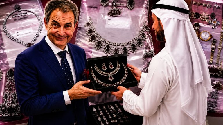 Se investiga qué sociedades en Dubai regalaron las joyas a Zapatero
