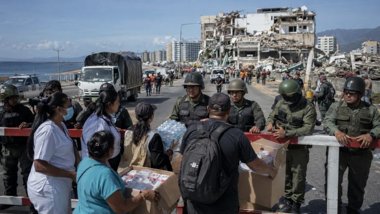 Venezuela tras el terremoto: médicos y voluntarios denuncian que no les dejan pasar ayuda