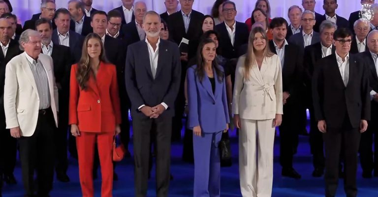 La Casa Real y el ridículo de la bandera francesa: un intento patético de manipulación mediática