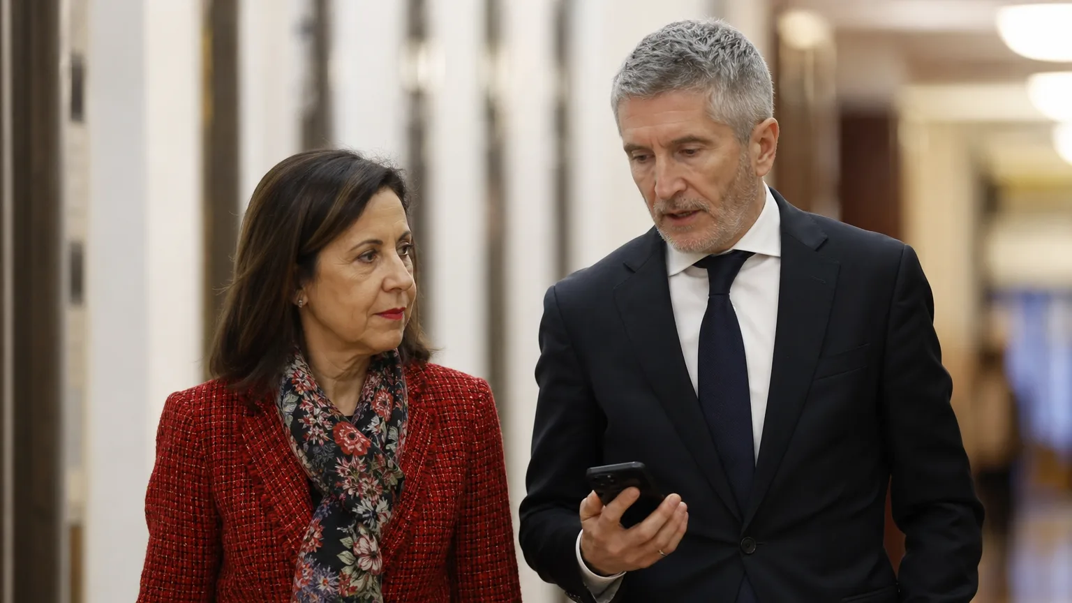 Margarita Robles y Fernando Grande-Marlaska en el contexto del espionaje Pegasus y la invasión de Ceuta.