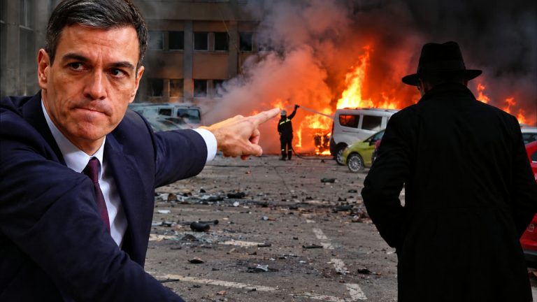 Fotomontaje editorial de Pedro Sánchez ante una calle con vehículos en llamas; miniatura del programa sin titular