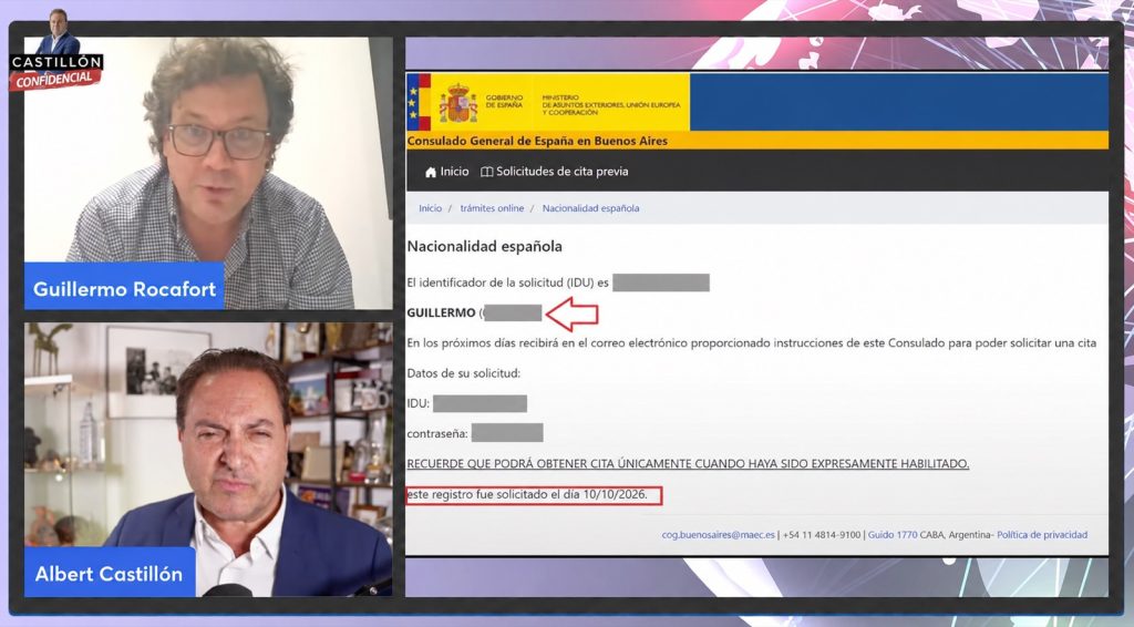 Albert Castillón y Guillermo Rocafort ante una pantalla del Consulado de España en Buenos Aires, con datos de acceso ocultos